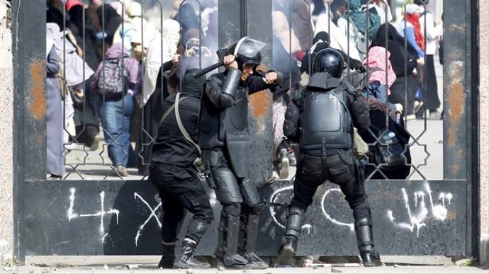 Mısır polisi 4 İhvan üyesini katletti

