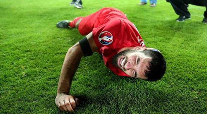 UEFA elemelerin en iyi fotoğrafını seçti! Arda Turan...
