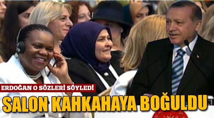 Erdoğan Merkel&#039;i eleştirdi! Salon kahkahaya boğuldu
