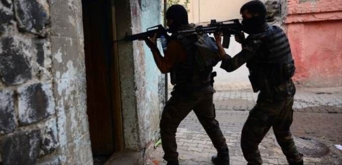 Diyarbakır&#039;da PKK operasyonu: 8 tutuklama