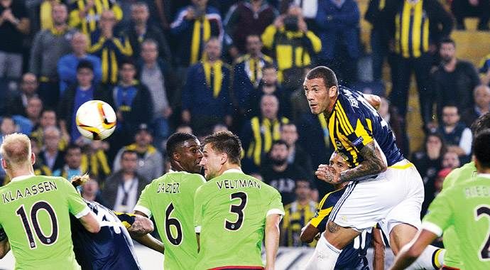 Fenerbahçe&#039;yi yine Fernandao sırtladı