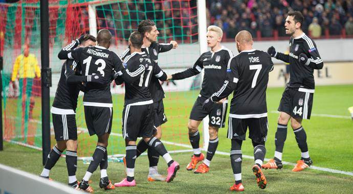 Kadıköy&#039;deki beraberlik Beşiktaş&#039;a yaradı