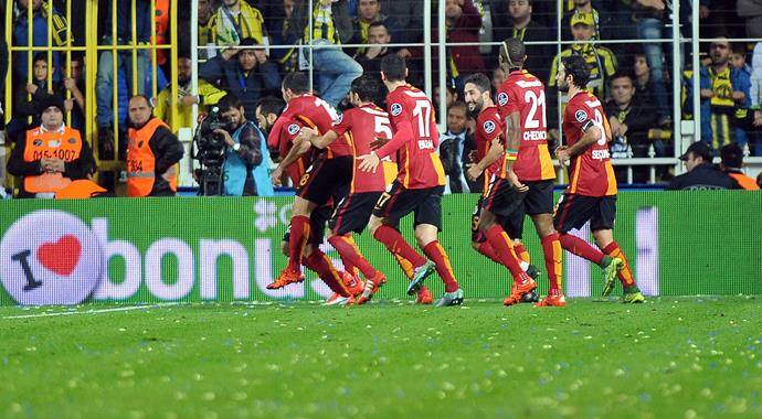 Galatasaray&#039;da devre arasında ne konuşuldu?
