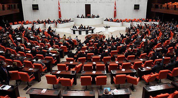 MHP-HDP ve CHP&#039;nin karşı çıktığı yasada görülmemiş başarı
