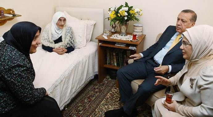 Erdoğan ailesinden Günay Anne&#039;ye ziyaret