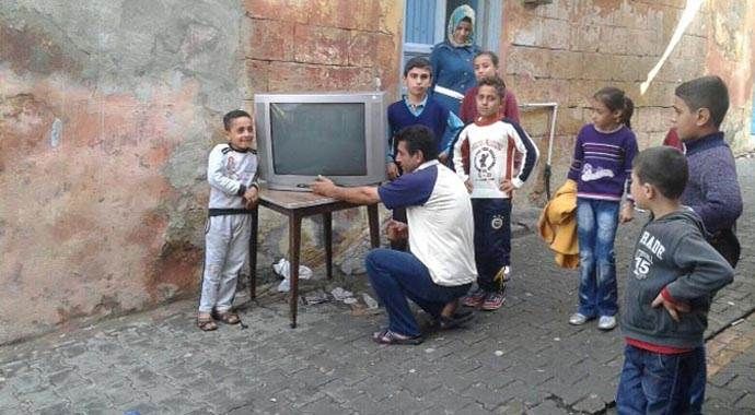 Faruk Çelik için sokağa televizyon kurdular