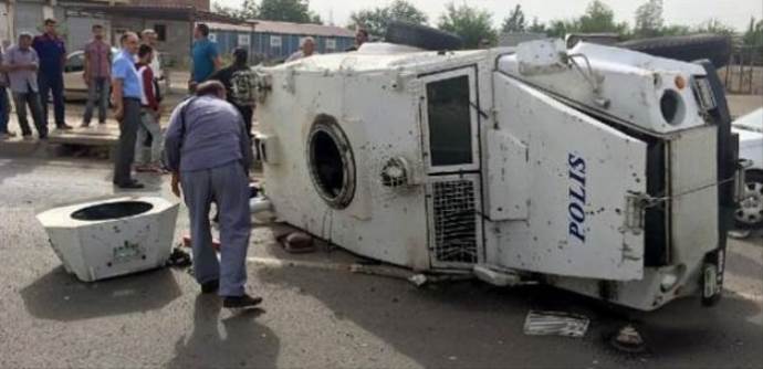 Zırhlı araç devrildi: 8 polis yaralı