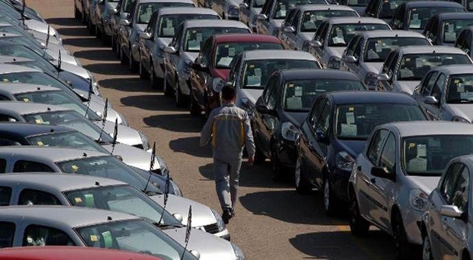 Otomobil ve hafif ticari araç pazarı küçüldü
