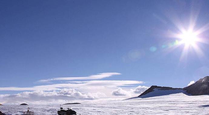 Antarktika&#039;da ozon deliği rekor seviyede büyüdü
