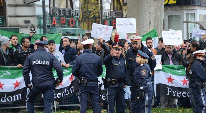 Katil Esad karşıtları Viyana&#039;da ayaklandı