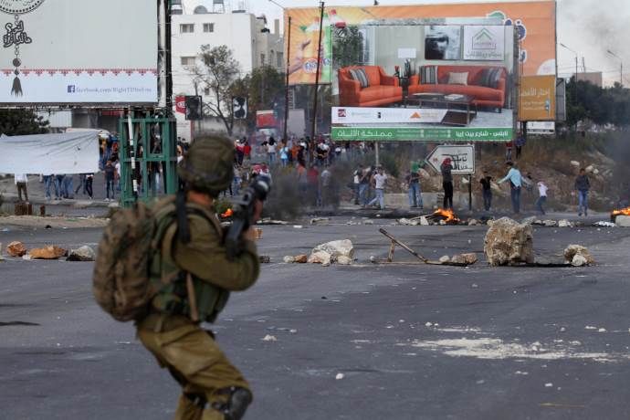 İsrail, 1 ayda bin 520 Filistinliyi gözaltına aldı