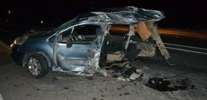 Ahlat&#039;ta trafik kazası: 2&#039;si ağır 16 yaralı