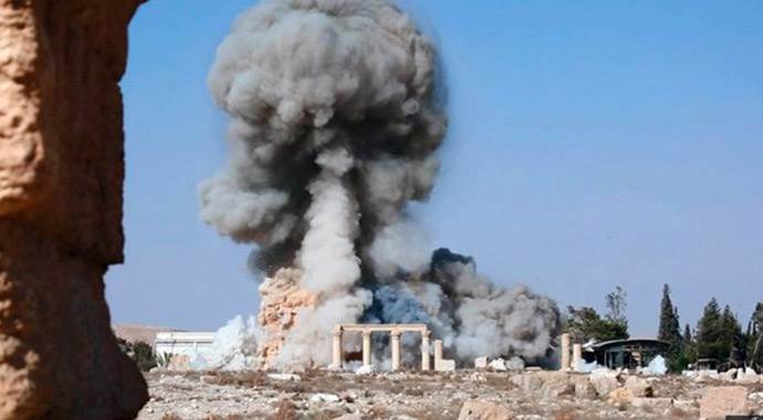 Terör örgütü IŞİD, Palmira&#039;daki tarihi kemeri yok etti