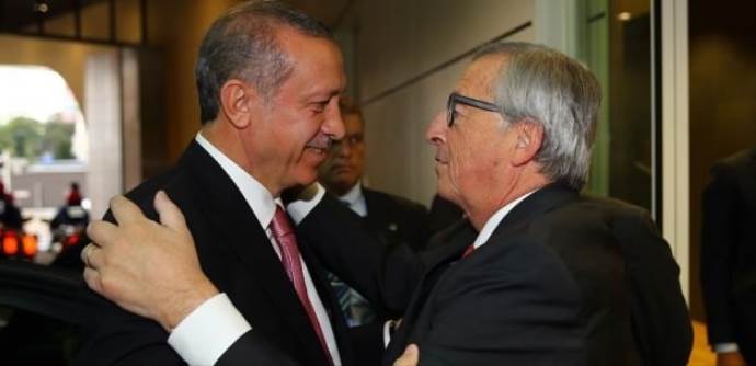 Brüksel&#039;de samimi Erdoğan-Juncker buluşması