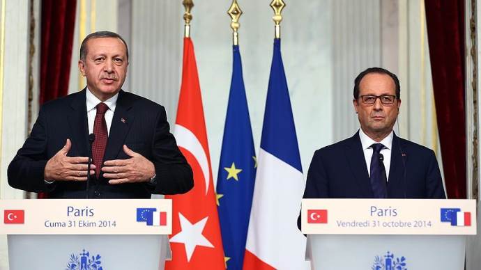 Cumhurbaşkanı Erdoğan&#039;dan Hollande&#039;a taziye telefonu
