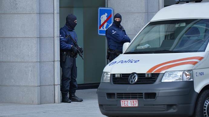 Paris saldırılarıyla ilgili Belçika&#039;da gözaltı

