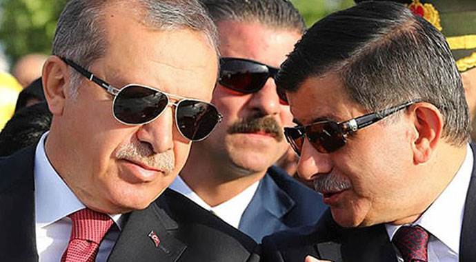 Pakistanlı liderlerden Erdoğan ve Davutoğlu&#039;na tebrik