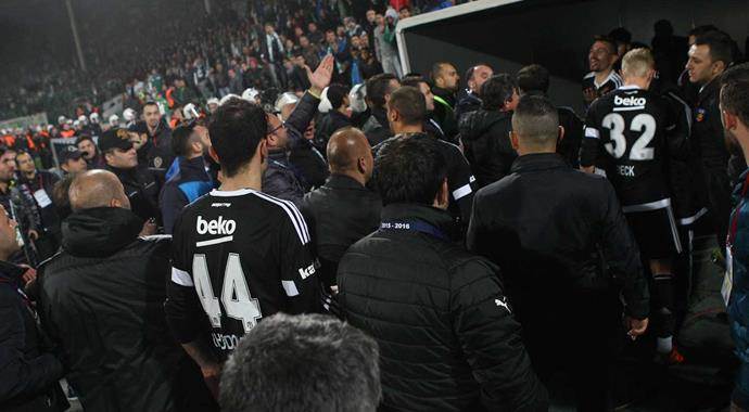 Bursaspor-Beşiktaş maçı sonu gerginlik