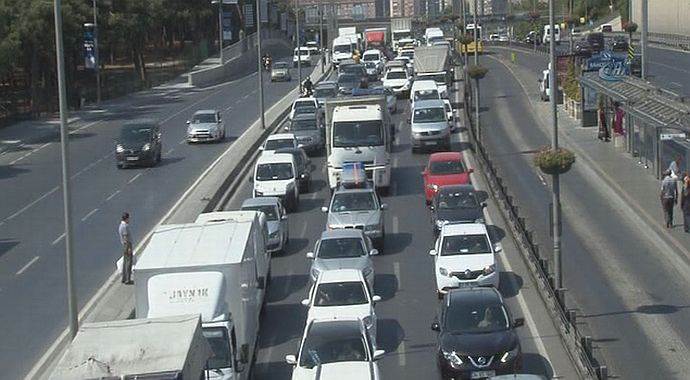 İstanbul&#039;da trafik felç