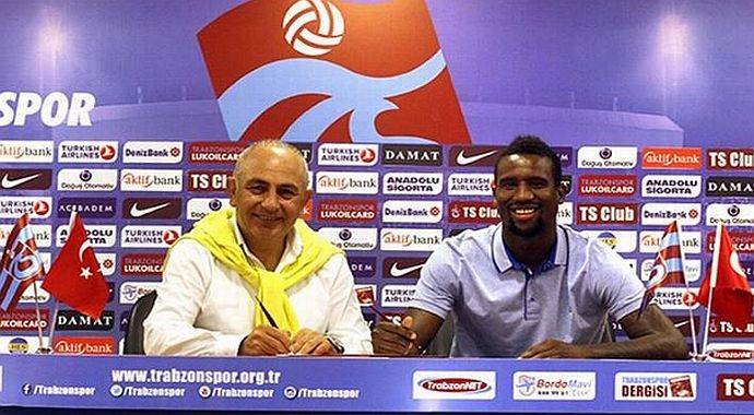 Trabzonspor, Douglas ile 3 yıllık sözleşme imzaladı
