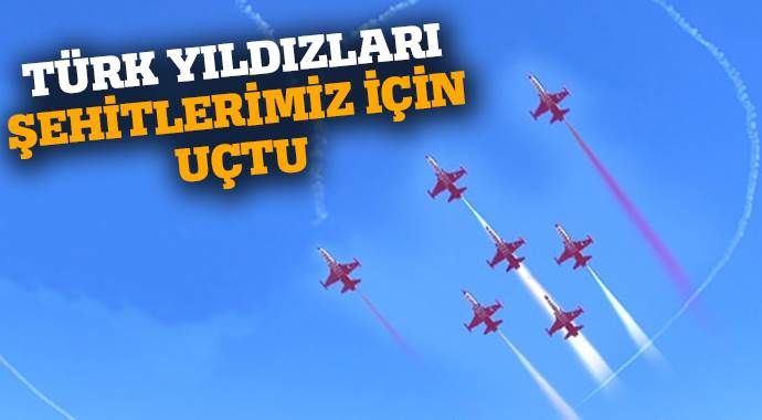Türk Yıldızlarının gösteri uçuşu nefes kesti
