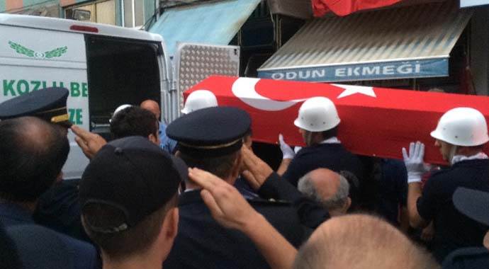 Şehit polis Çağdaş Arslan&#039;ın cenazesi baba ocağında