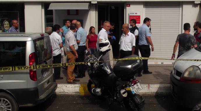 Üsküdar&#039;daki banka soyguncusunu vatandaşlar yakaladı!