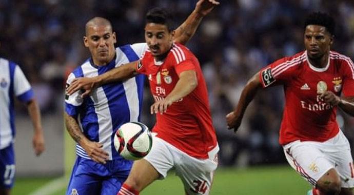 Porto, Benfica&#039;yı devirdi