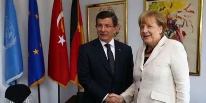 Ahmet Davutoğlu, Merkel ile görüştü