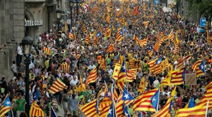 Katalonya&#039;da seçimi bağımsızlık yanlısı partiler kazandı
