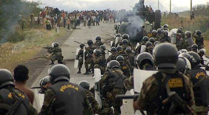 Peru&#039;da çiftçilerle polis çatıştı: 3 ölü
