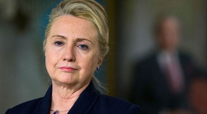 Hillary Clinton&#039;dan e-posta açıklaması