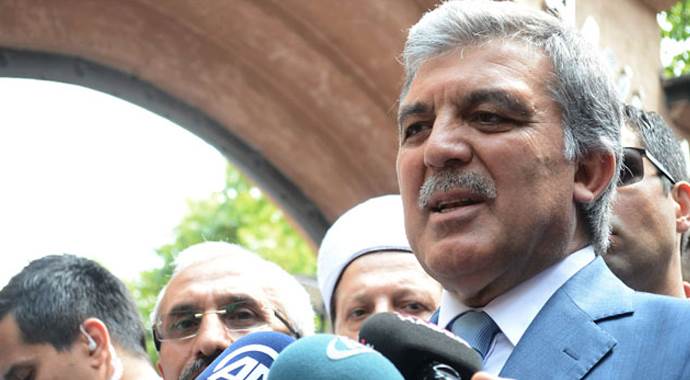Abdullah Gül, koruma polisi için taziye mesajı yayınladı