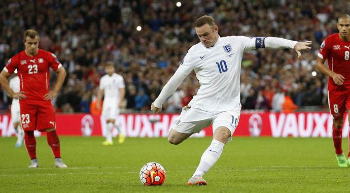 İngiltere kazandı, Rooney tarihe geçti