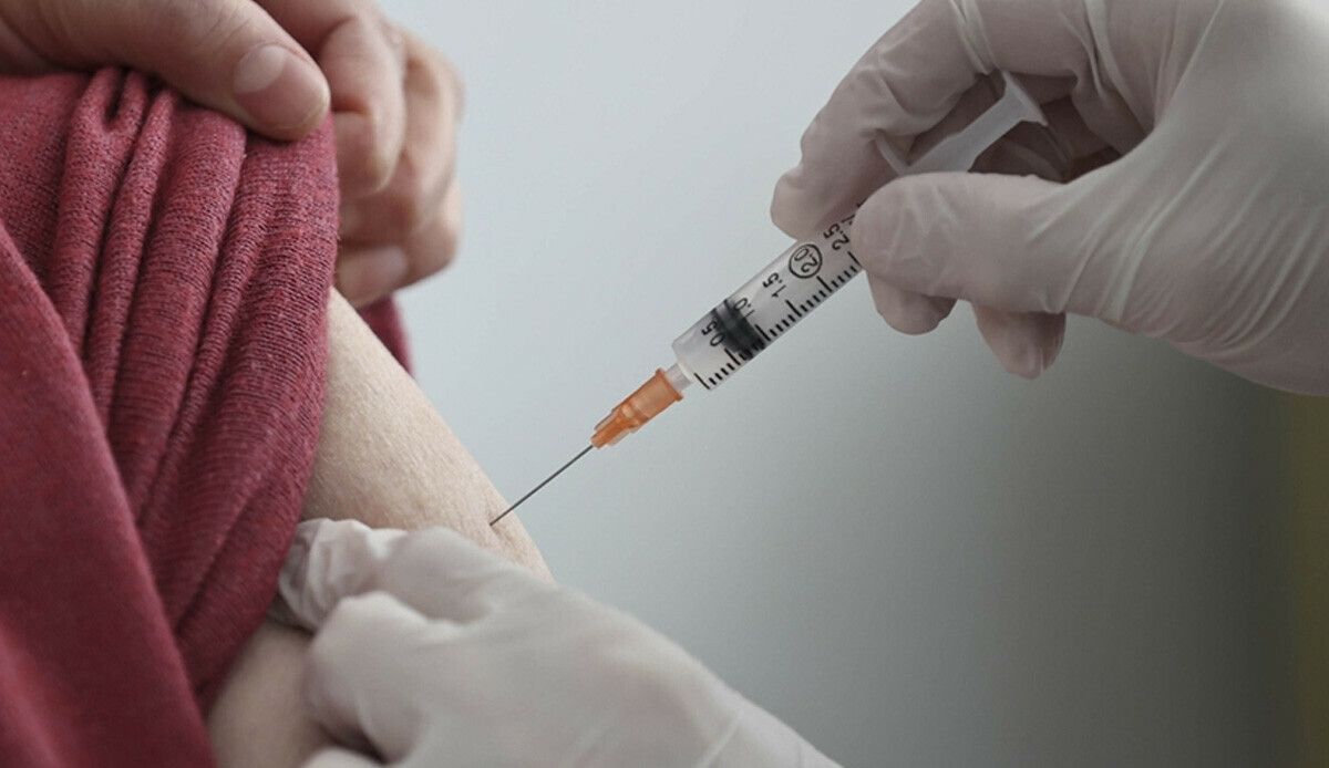 Çifte enfeksiyon riski: Grip aşısı Covid&#039;den korumaz