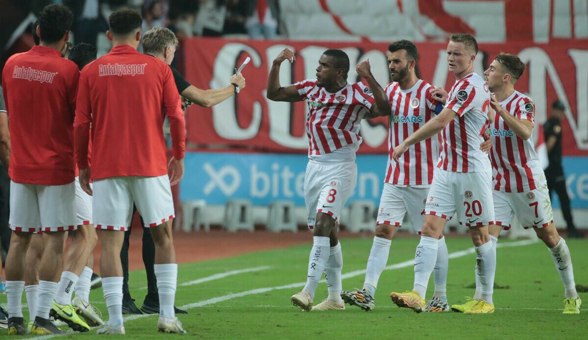 Luyindama&#039;dan Nuri Şahin&#039;e hayat öpücüğü! Antalyaspor İstanbulspor&#039;u 90+6&#039;da yıktı, 6 maçlık hasret sona erdi