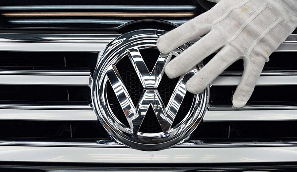 Otomobil devi Volkswagen Çin&#039;deki fabrikasında üretimi durdurdu