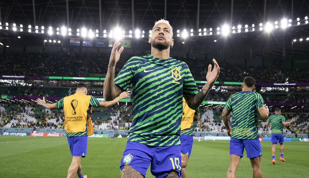 Neymar Pele&#039;yi yakaladı! Brezilya Milli Takımı&#039;nın en golcü ismi artık Neymar