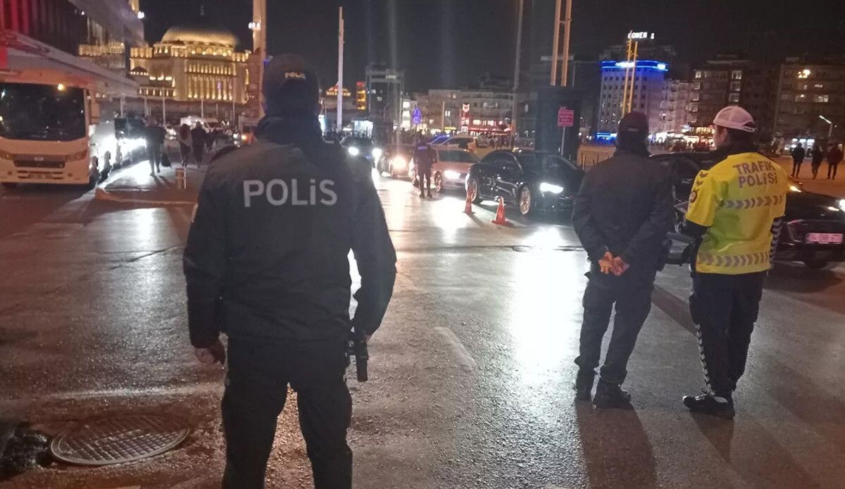 &#039;Huzur İstanbul&#039; adlı asayiş uygulamasında aranması olan 392 şüpheli yakalandı