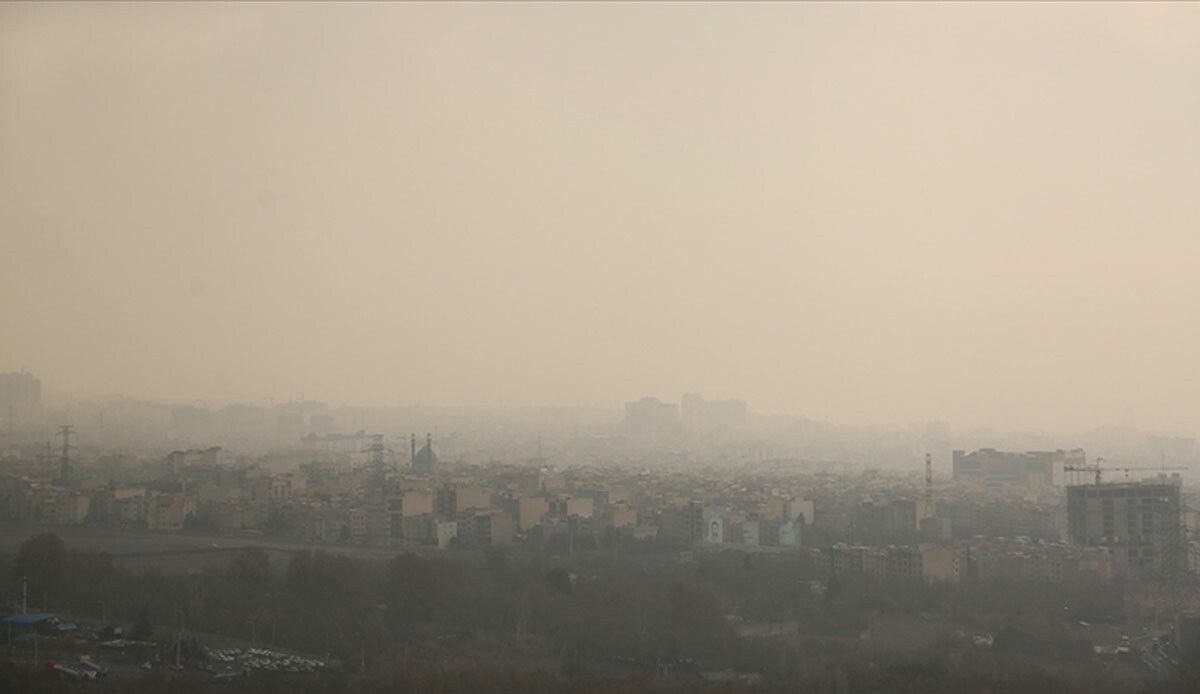 İran&#039;da eğitime hava kirliliği engeli: Okullar uzaktan devam edecek
