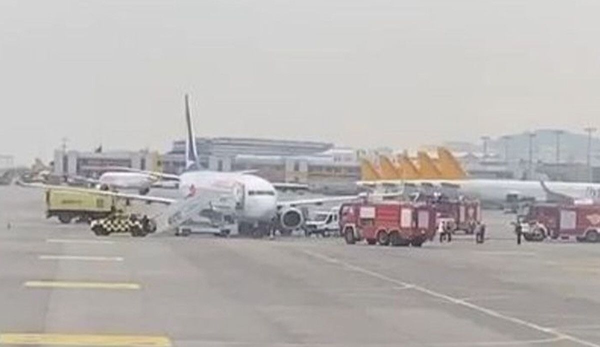 Kars - İstanbul seferi yapan uçakta panik anları! Lastik patladı, yolcular tahliye edildi