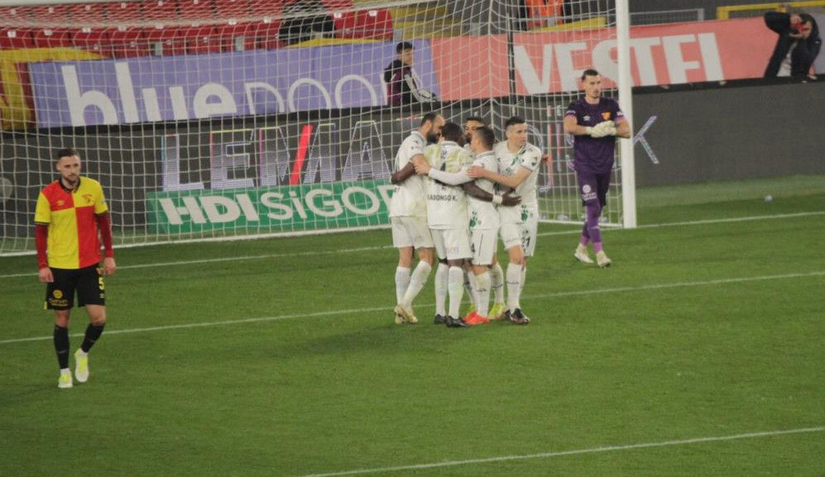 Göztepe - Sakaryaspor (0-1 Maç Sonucu) Tatangalar 1 attı, 3 aldı