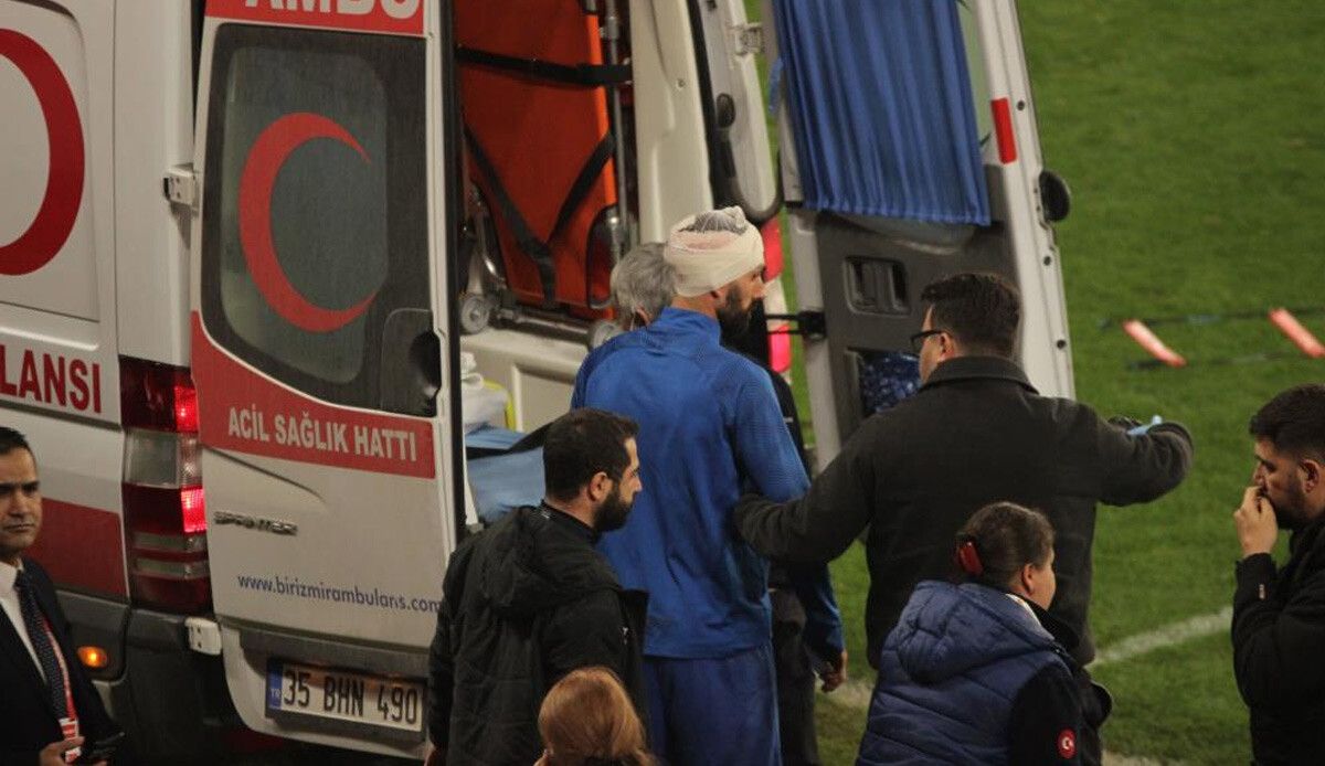 Göztepe - Bandırmaspor maçında Yunan futbolcu Georgios Koutroubis hastanelik oldu