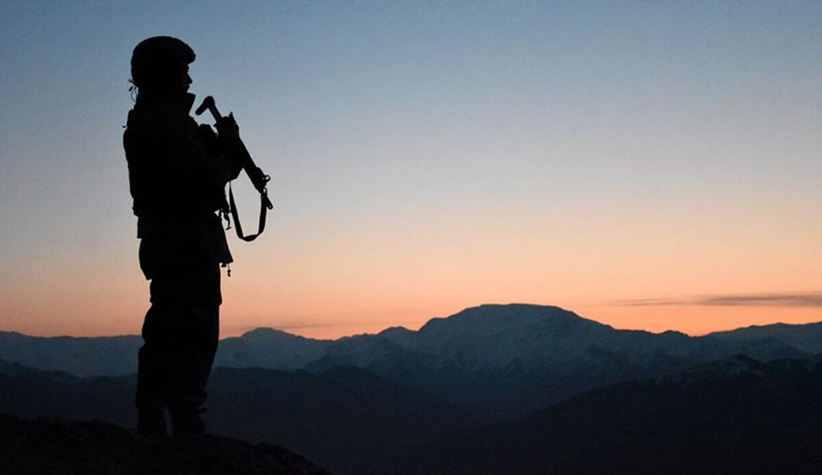 PKK&#039;da çözülme devam ediyor: MSB 2 teröristin daha teslim olduğunu duyurdu