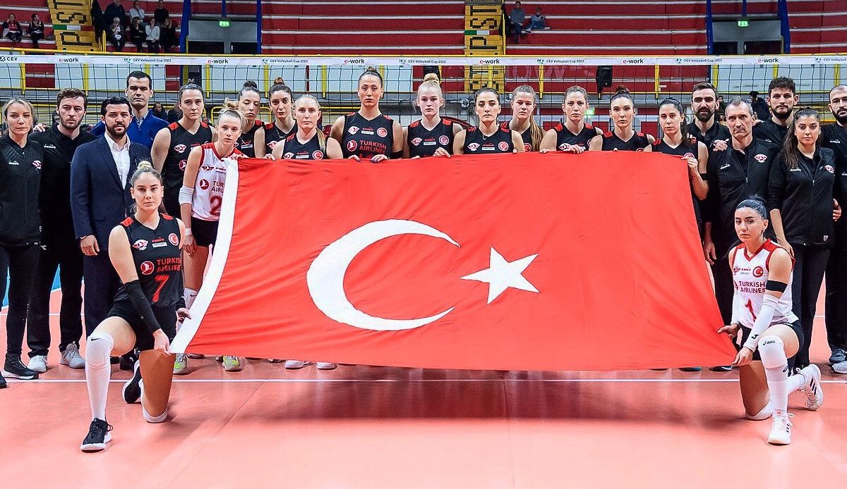 Türk Hava Yolları CEV Kupası&#039;nda çeyrek finale yükseldi