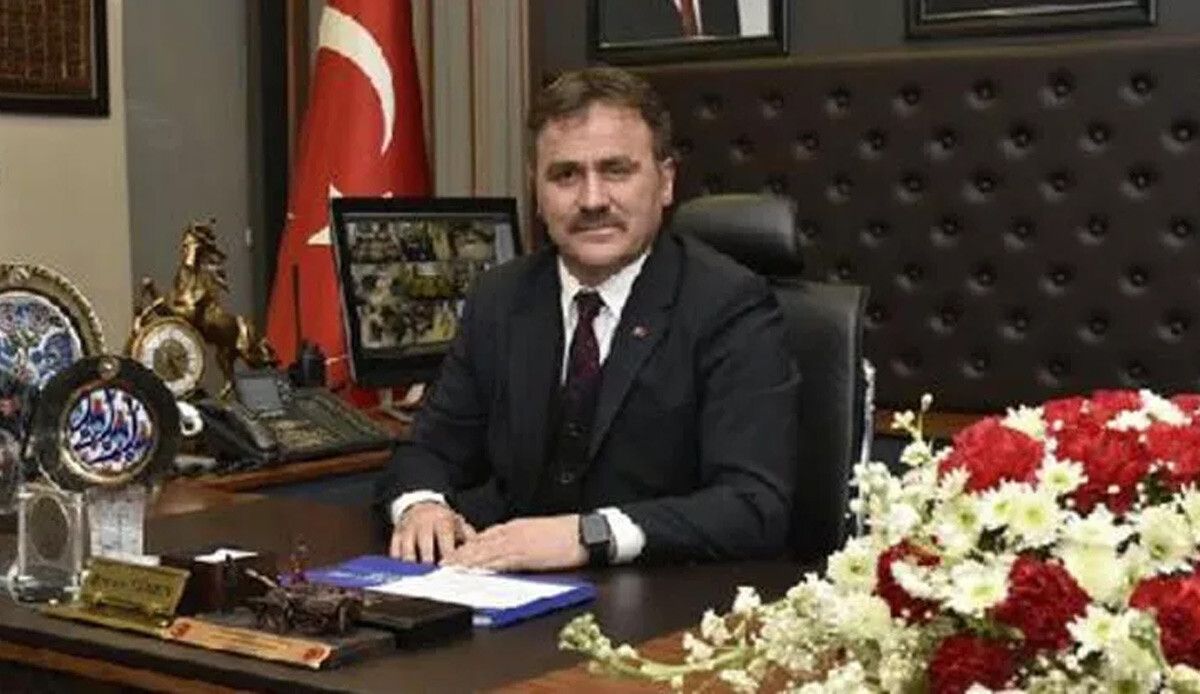 O da depremzedeydi: Gümüşhane Belediye Başkanı Ercan Çimen, devletin verdiği evi bağışladı