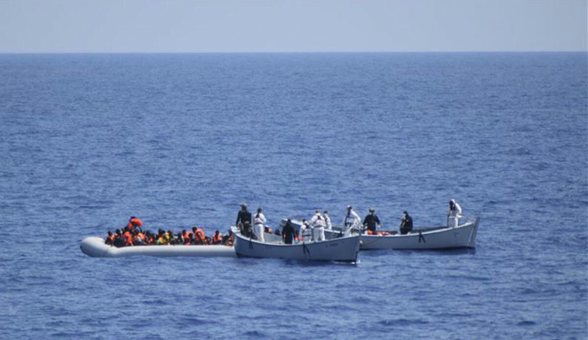 İtalya açıklarında göçmen teknesi battı: 43 ölü