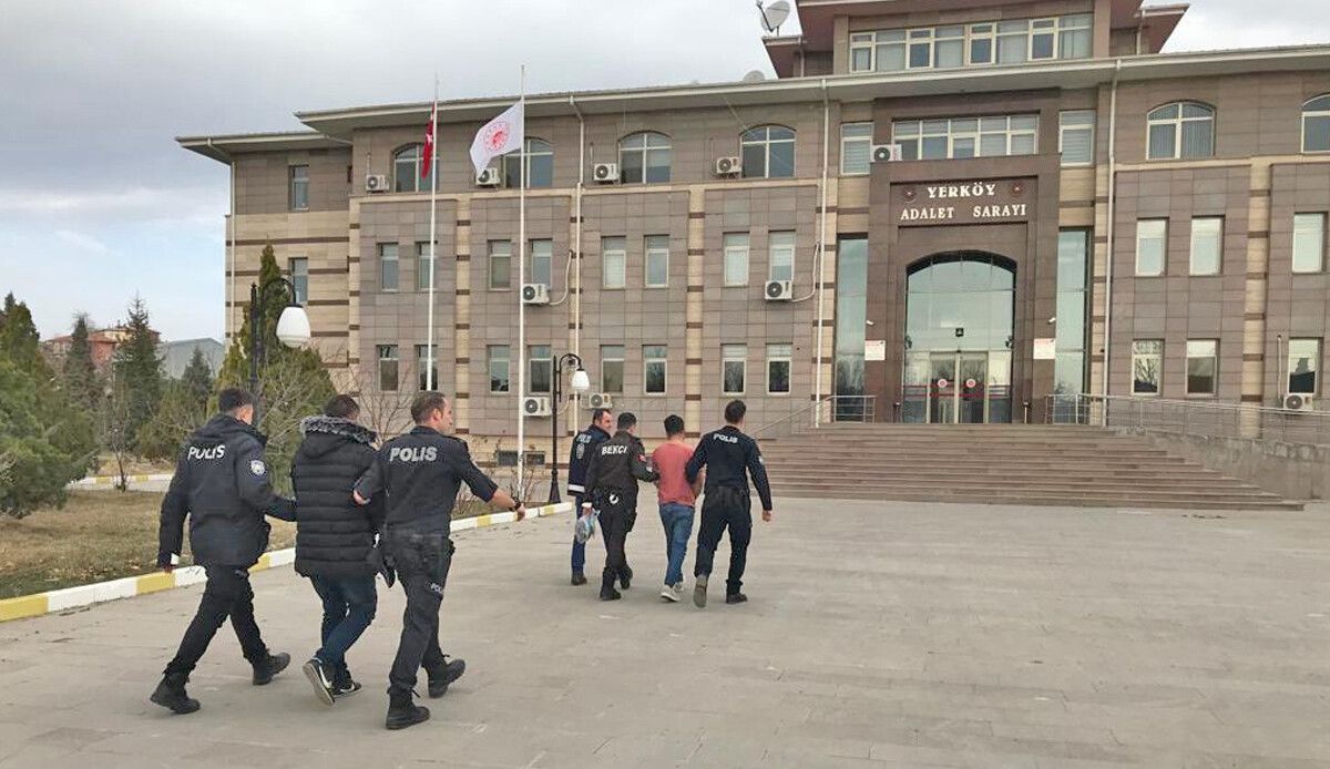 Kırşehir&#039;de otomobil hırsızları 300 saatlik kaydın incelenmesi ile yakalandı