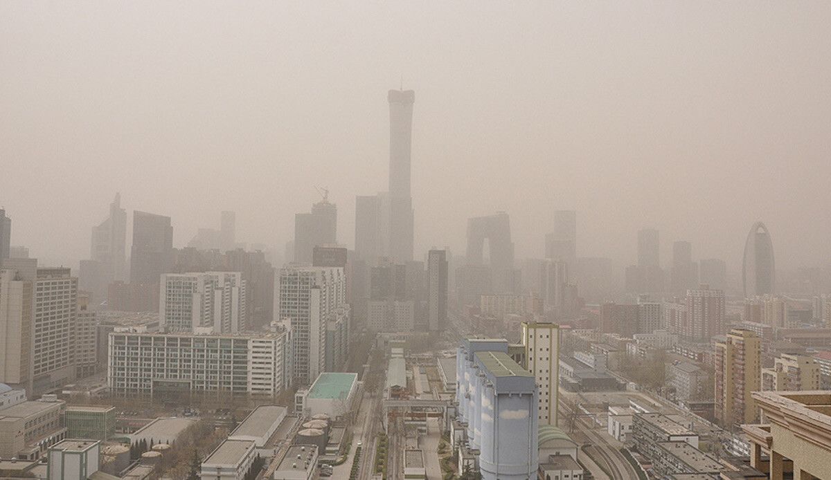 Hava kirliliği &#039;zehirli&#039; seviyeye yükseldi: Çin&#039;de yılın en yoğun kum fırtınaları bekleniyor