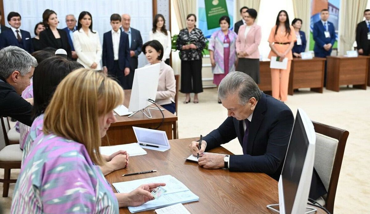Özbekistan&#039;da tarihi referandum! Anayasa değişikliği güçlü bir destekle kabul edildi